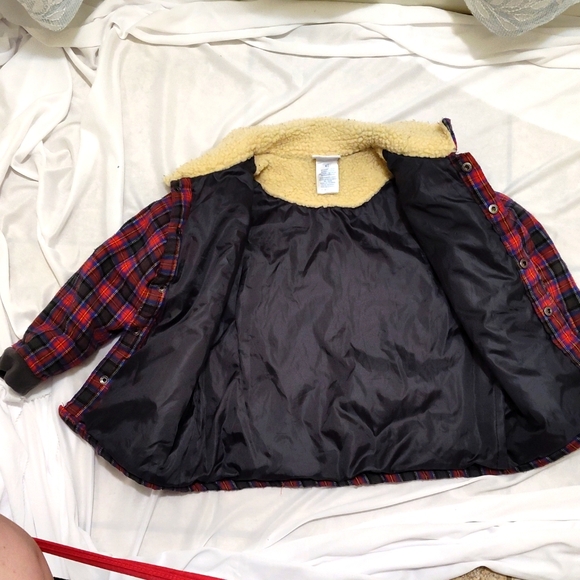 ❤️BNW/OT❤️💲5 for $20💲 4T Red Button Faux Fur Collar Coat - Picture 6 of 8